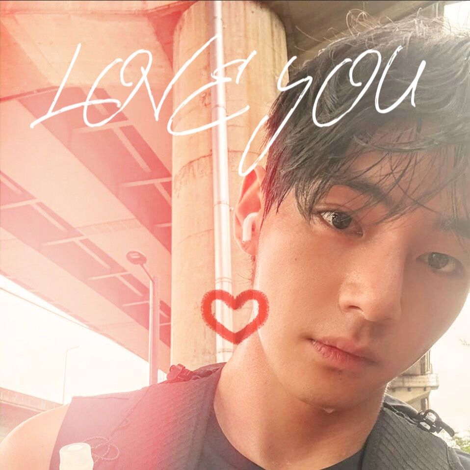 뷔 (방탄소년단) 최근 활동샷