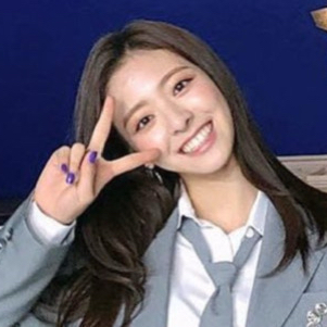 Behind-the-scenes cut of Yuna (ITZY)