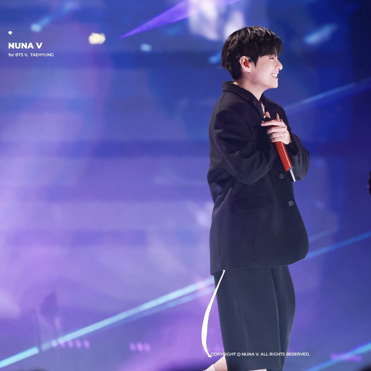V (BTS)の最近の活動写真