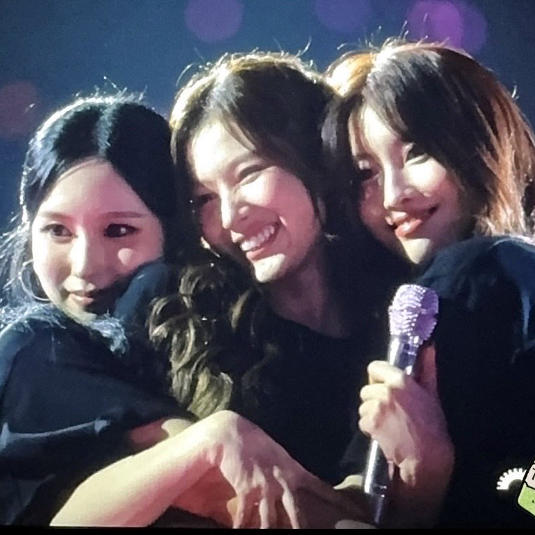 Foto aktivitas terbaru TWICE