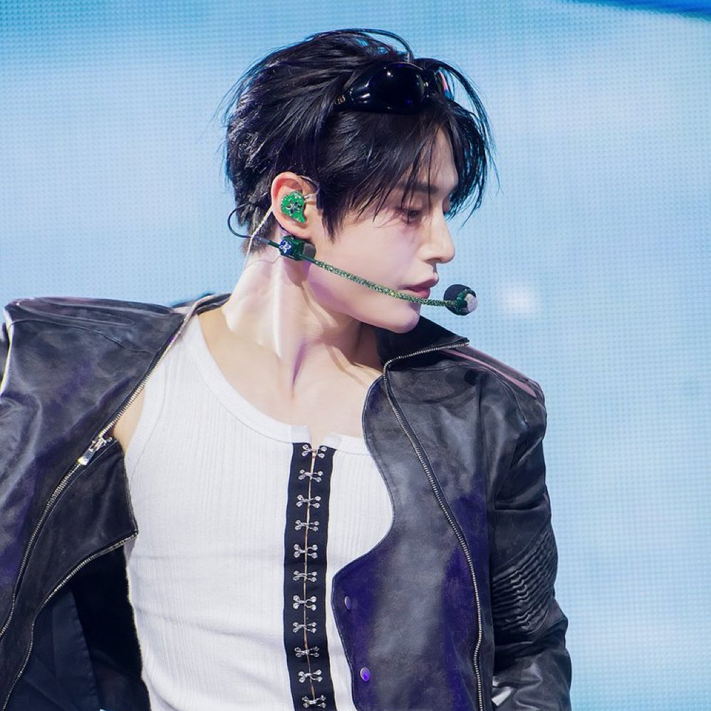 A moment captured by Kim Jiwoong (ZEROBASEONE)'s fan