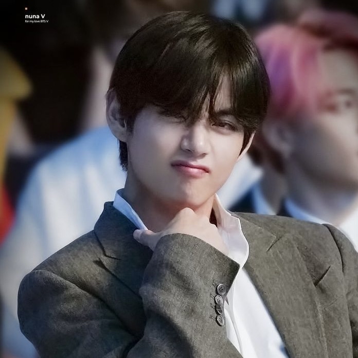 Foto aktivitas terbaru V (BTS)