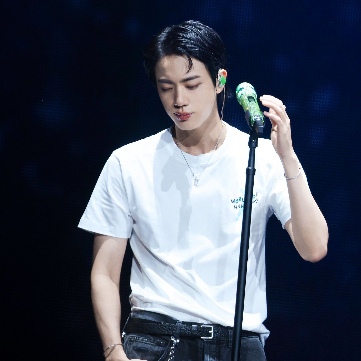 Foto terbaru Jin (BTS)