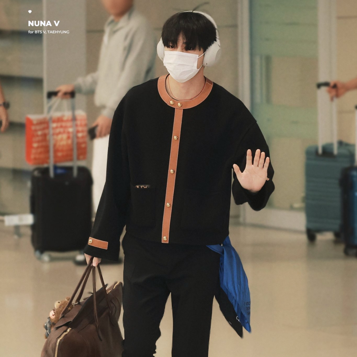 뷔 (방탄소년단)의 최신 사진