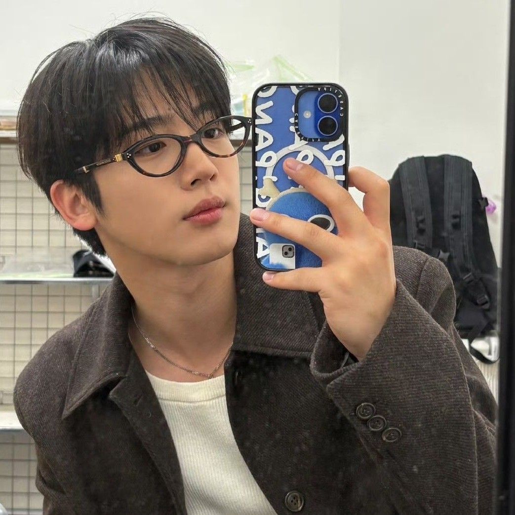 Momen yang diabadikan oleh penggemar Kim Yohan (WEi)