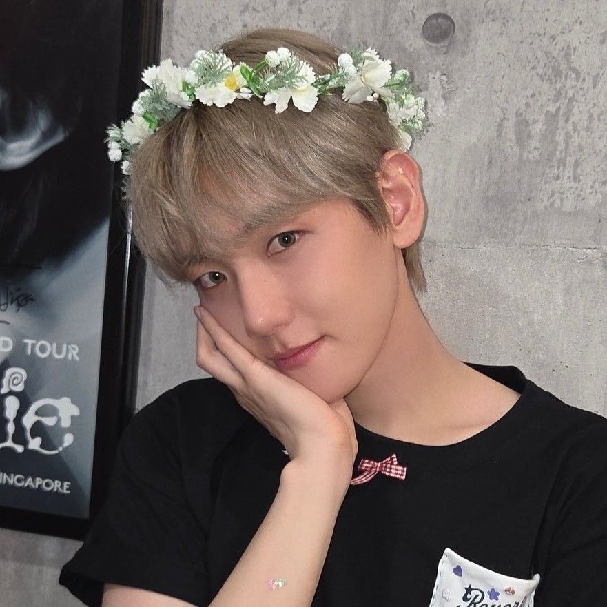 백현 (EXO)의 최신 사진