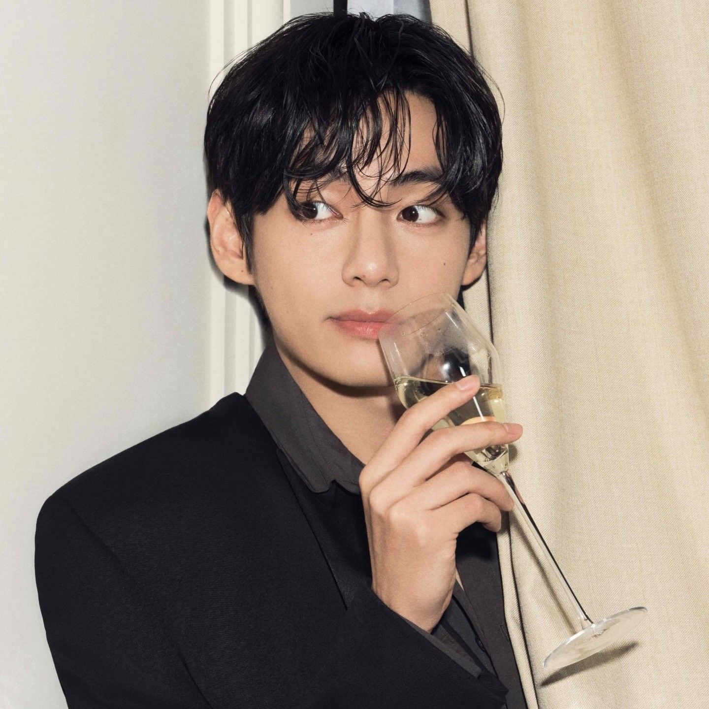 V (BTS)の最新写真