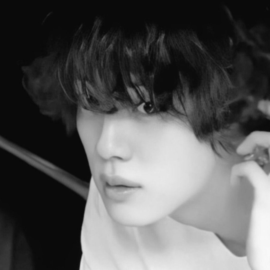 진 (방탄소년단) 최근 활동샷