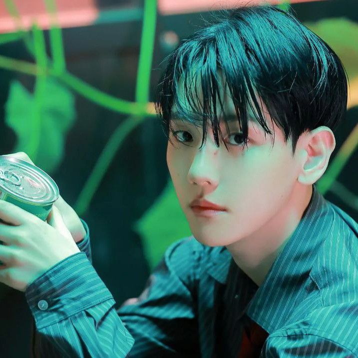 Recent activity shot of Baekhyun (EXO)