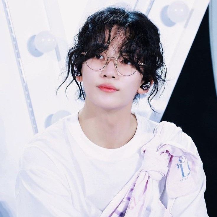 Latest photo of Jeonghan (SEVENTEEN)