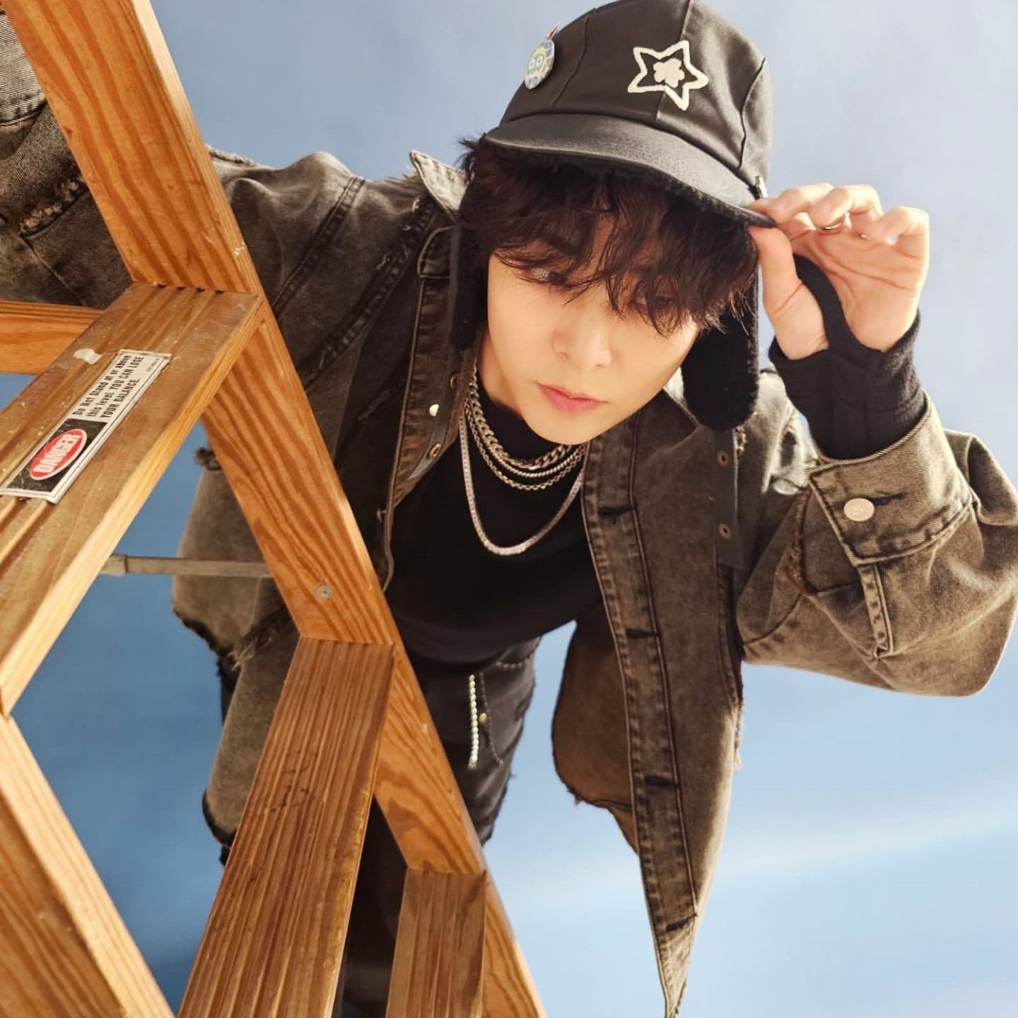 Behind-the-scenes cut of Xiumin (EXO)