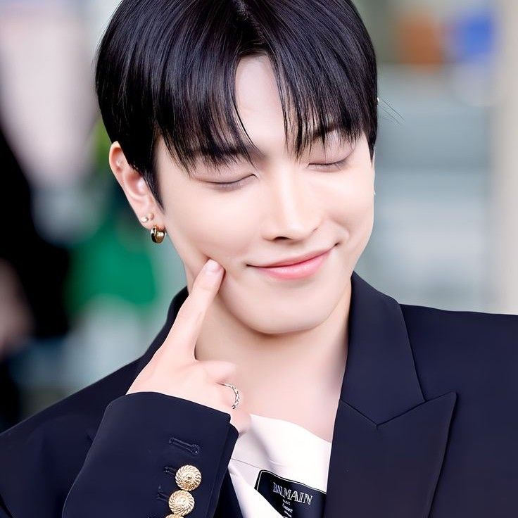 弘中 (ATEEZ)的幕后花絮