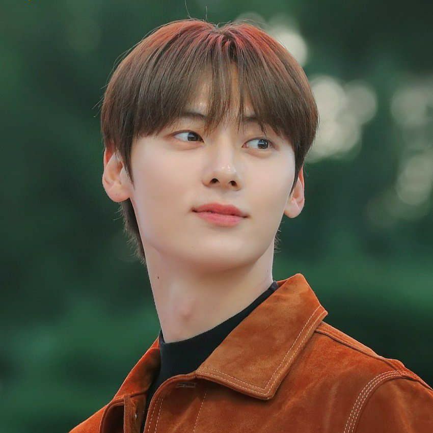 A moment captured by Hwang Minhyun's fan