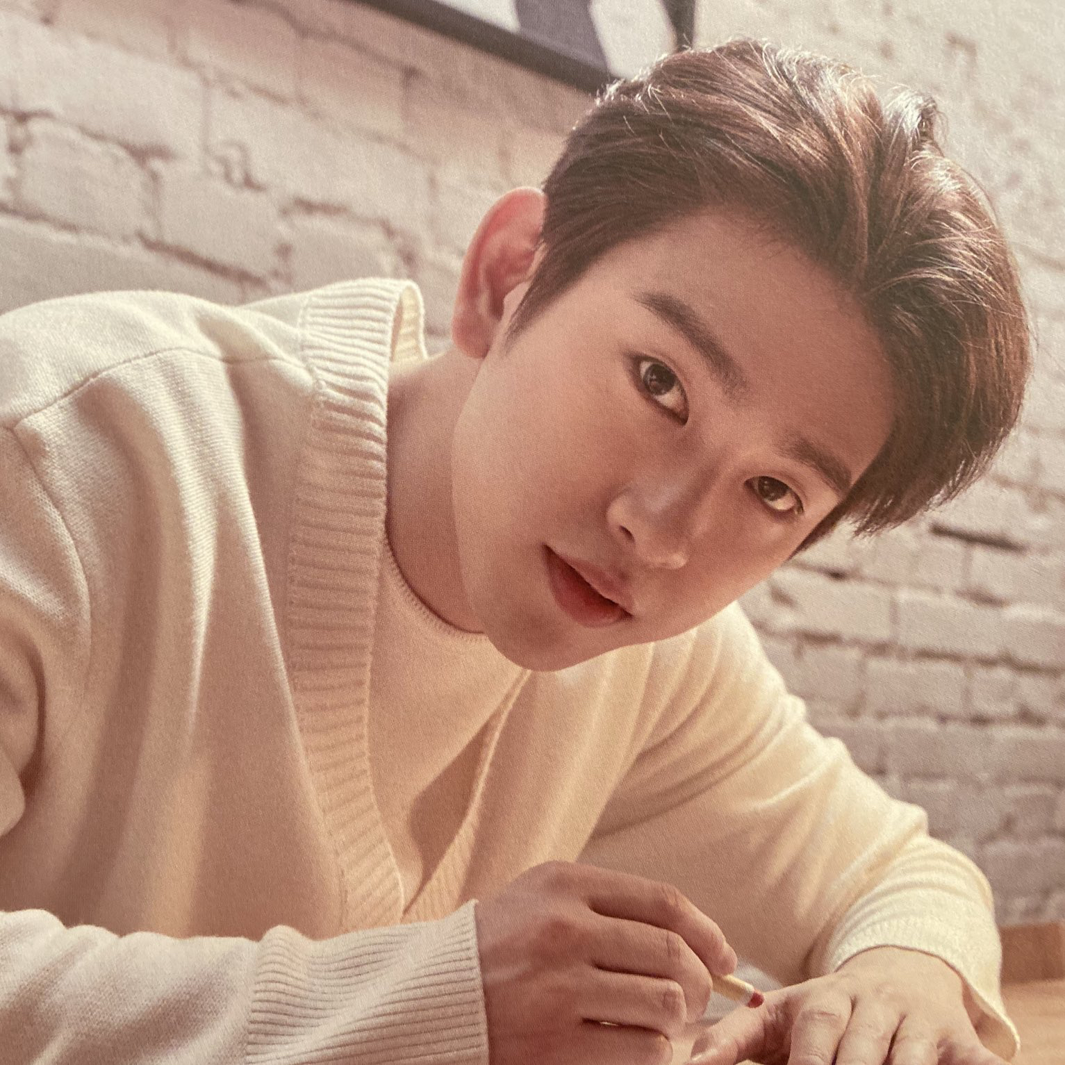 Potret di balik layar Jinyoung (GOT7)