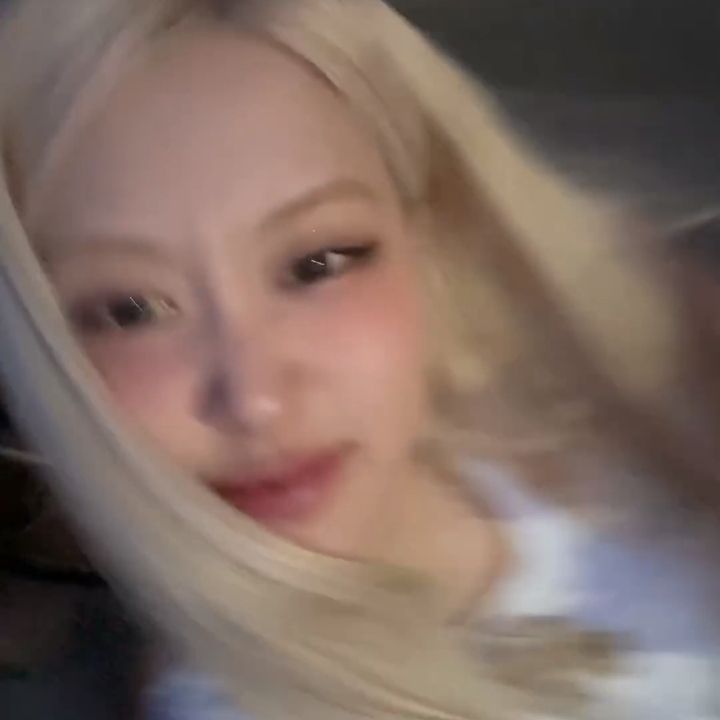 ROSÉ (BLACKPINK)粉絲拍下的瞬間