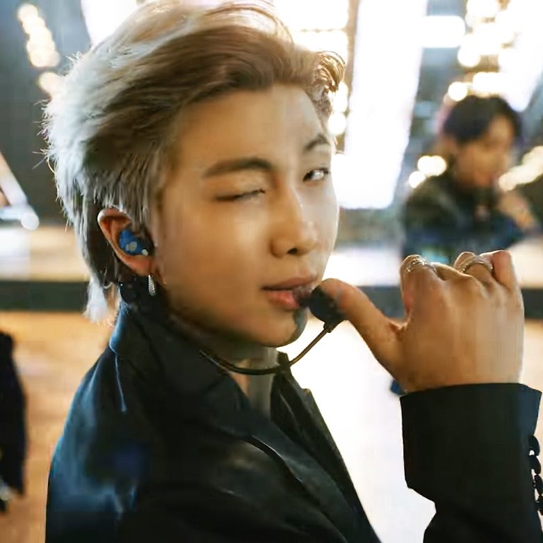 RM (방탄소년단)의 비하인드 컷
