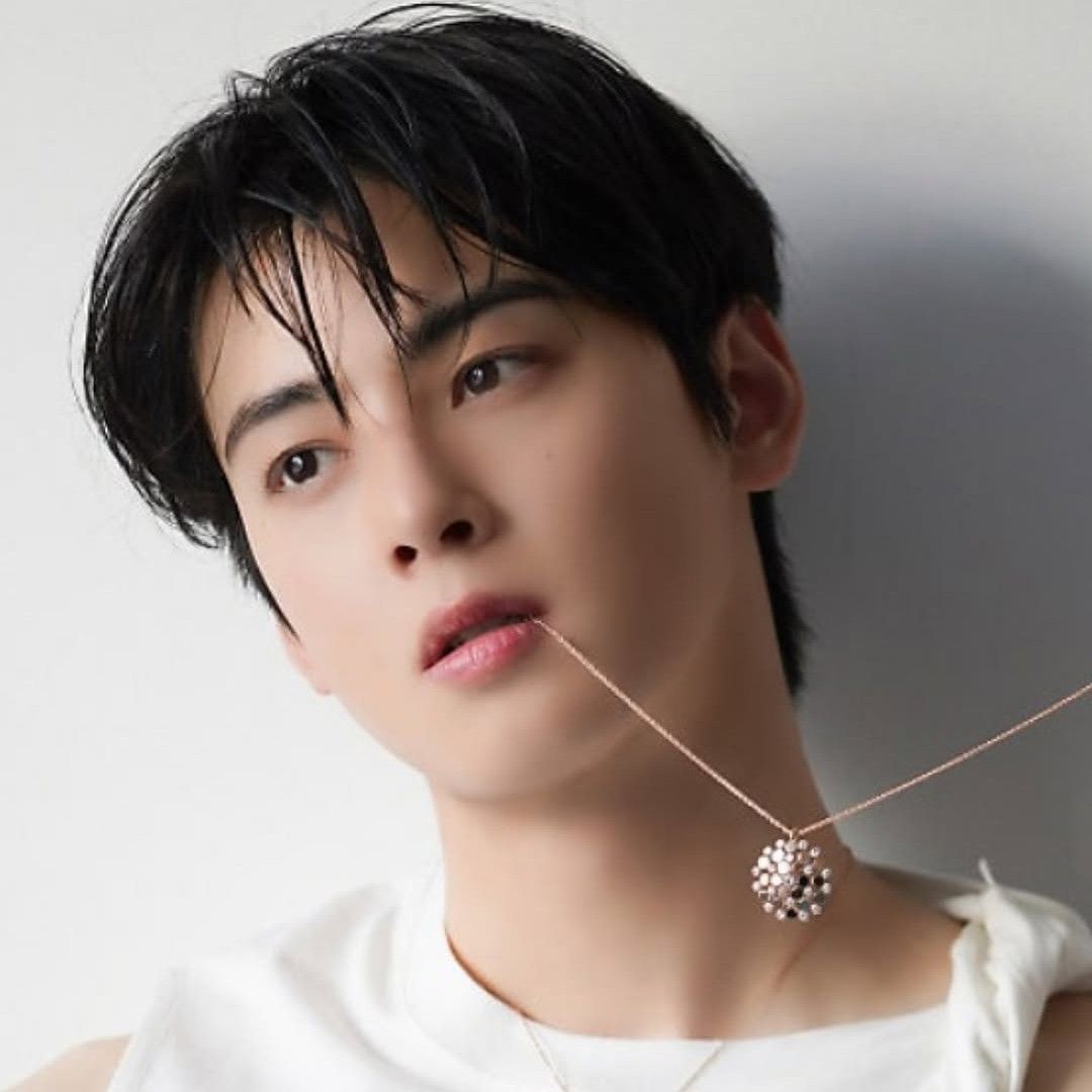 Latest photo of Eunwoo (ASTRO)