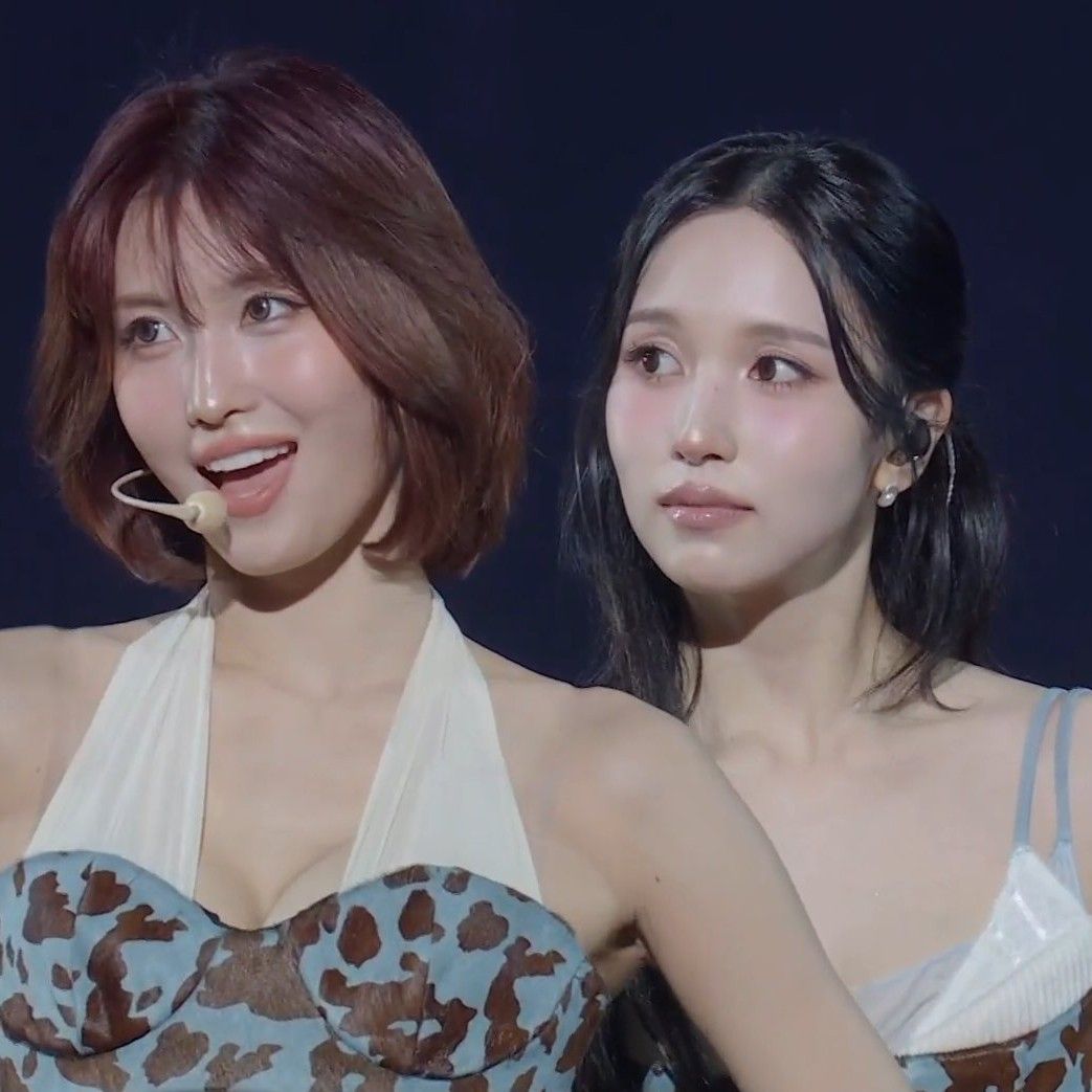 Behind-the-scenes cut of Mina (TWICE)