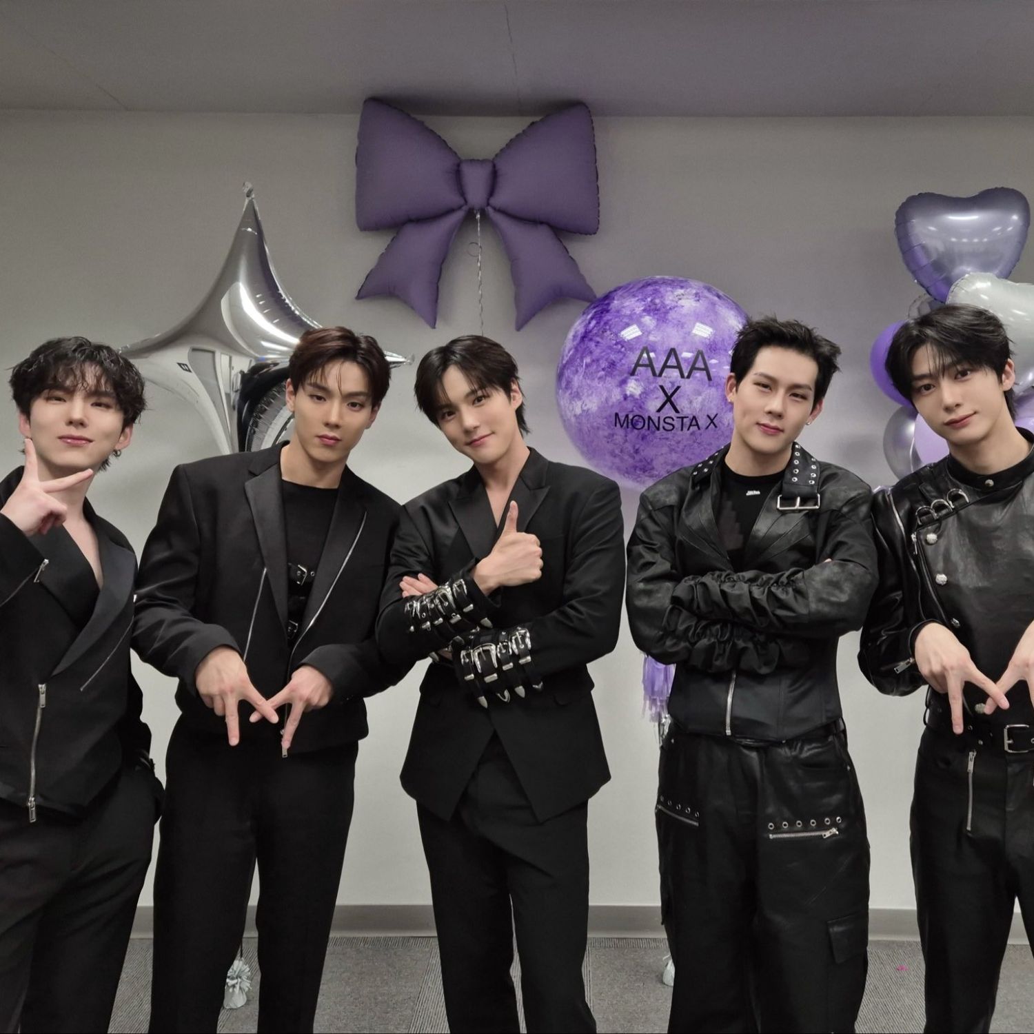 Potret di balik layar MONSTA X