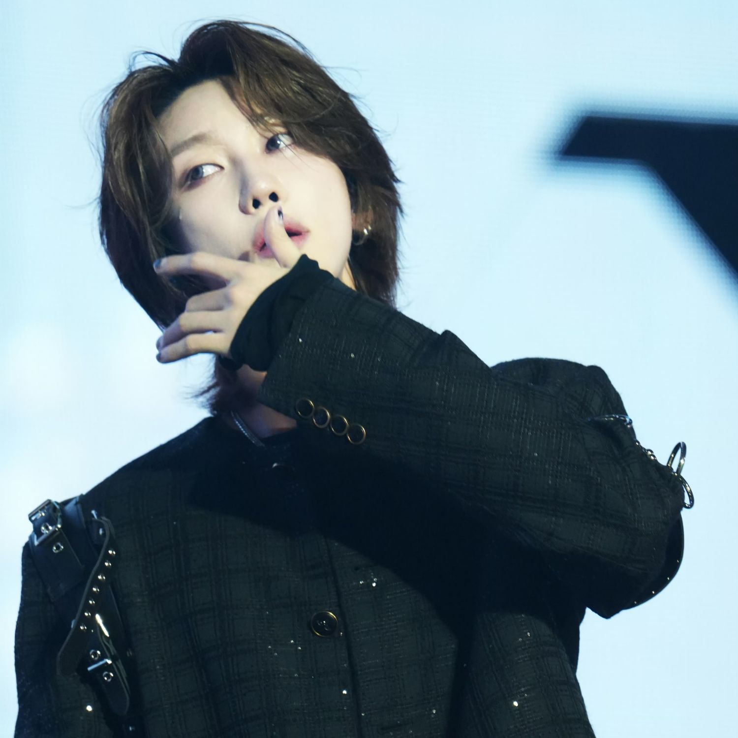 Behind-the-scenes cut of The 8 (SEVENTEEN)