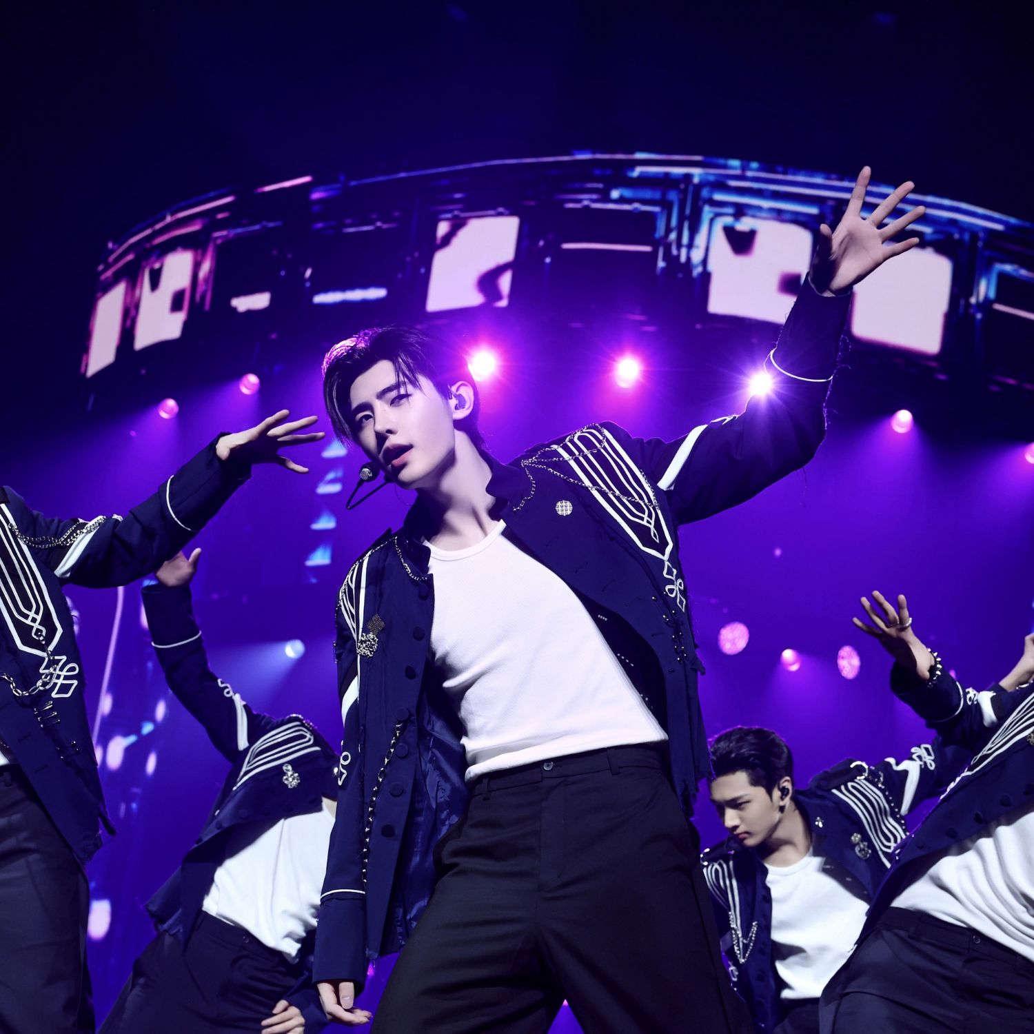 Foto terbaru Sunghoon (ENHYPEN)