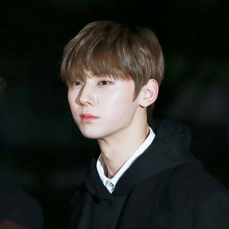 Momen yang diabadikan oleh penggemar Hwang Minhyun