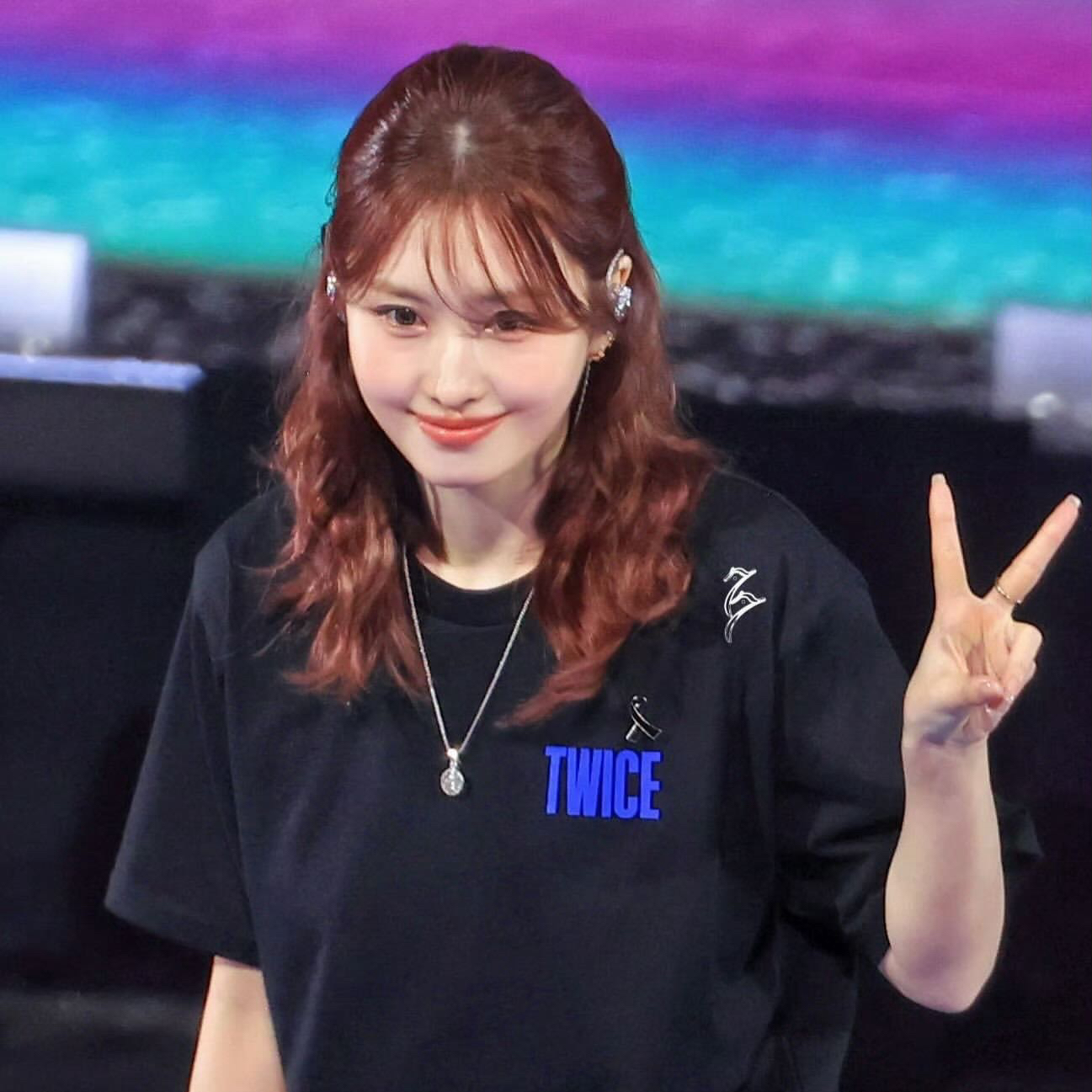 モモ (TWICE)の舞台裏ショット