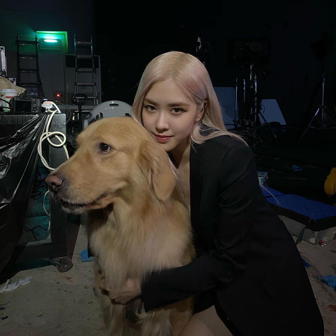 ROSÉ (BLACKPINK)的幕後花絮