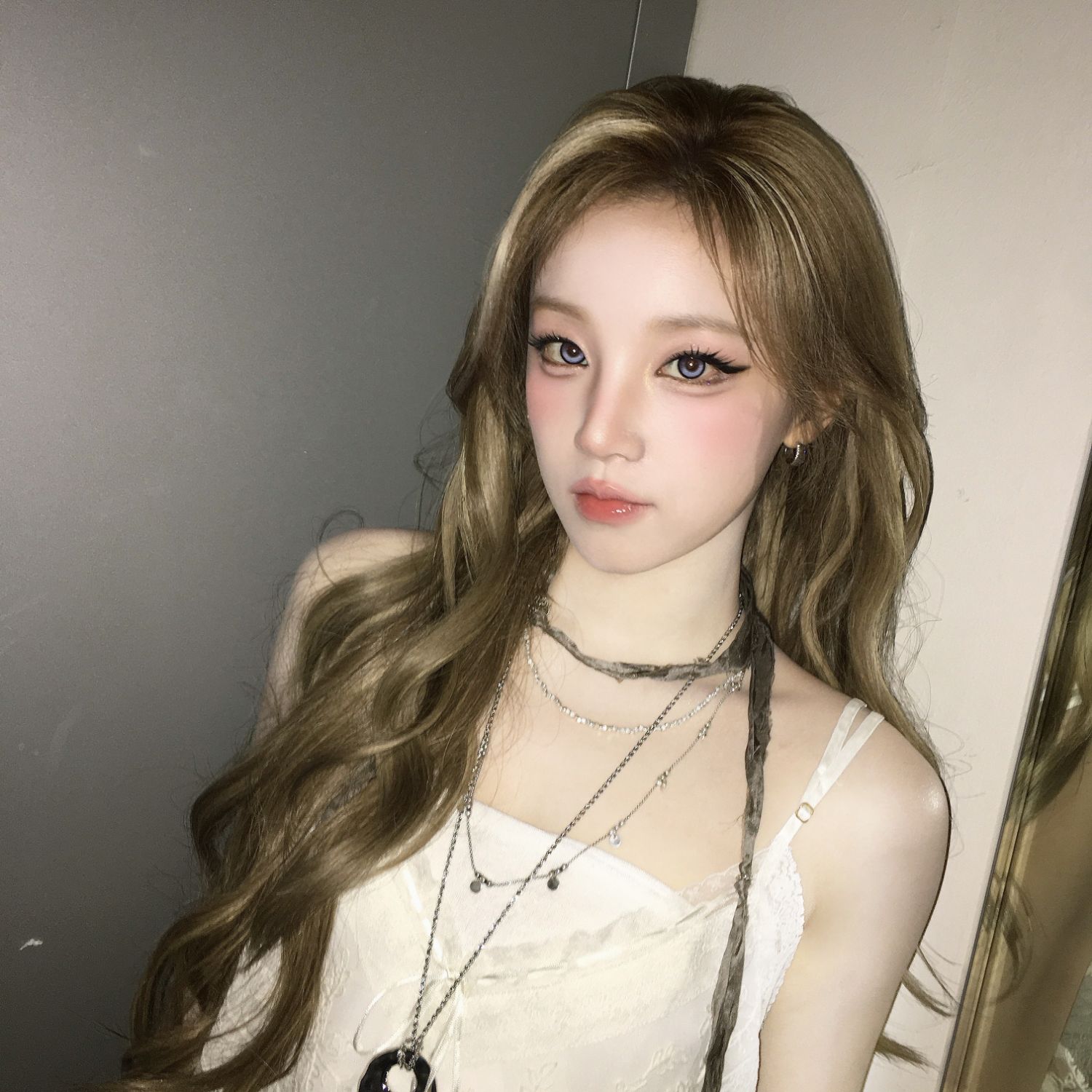 Foto aktivitas terbaru Yuqi (i-dle)