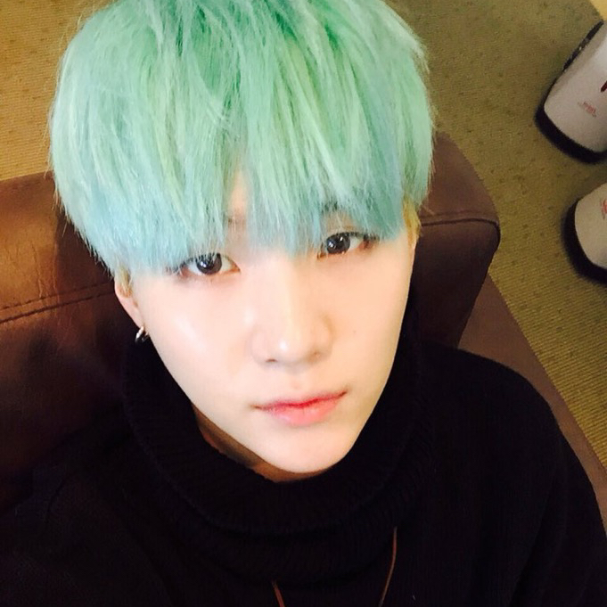 SUGA (防彈少年團)的幕後花絮