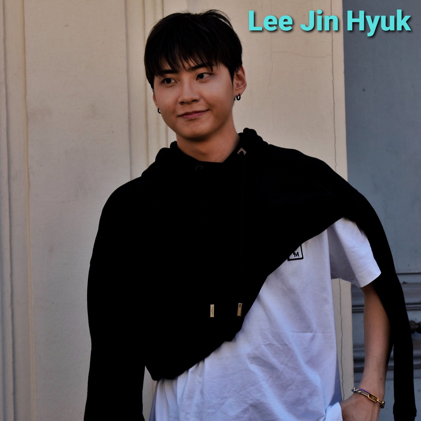 A moment captured by Lee Jinhyuk's fan