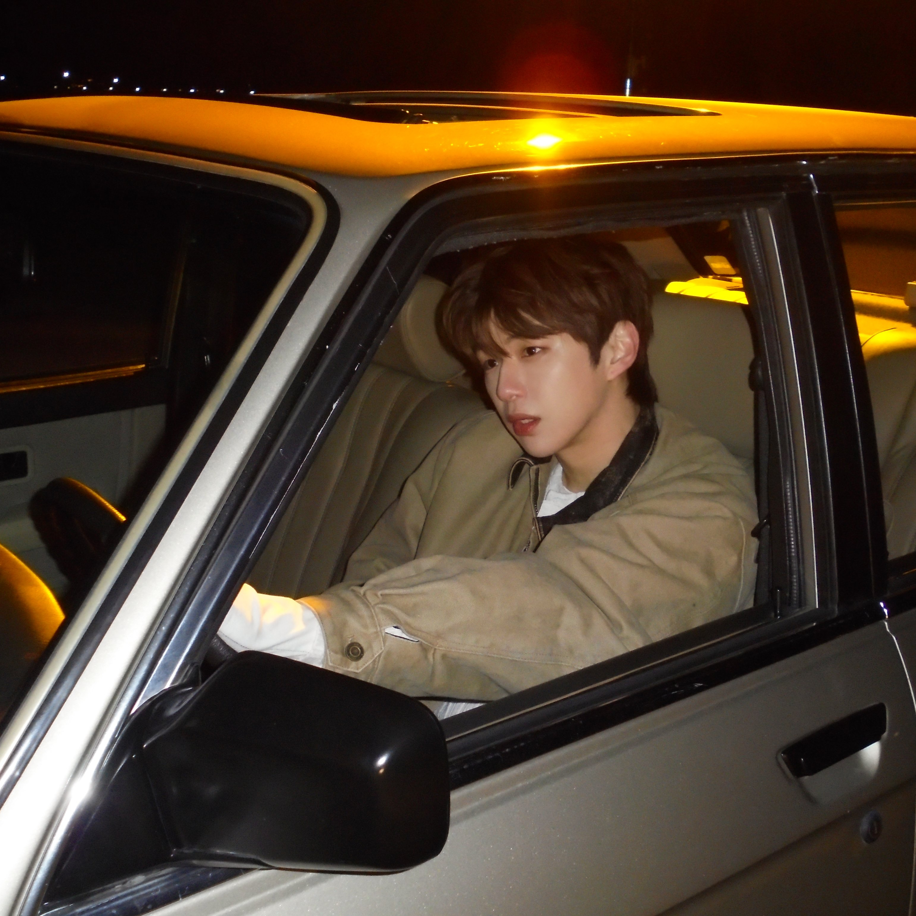 강다니엘의 비하인드 컷