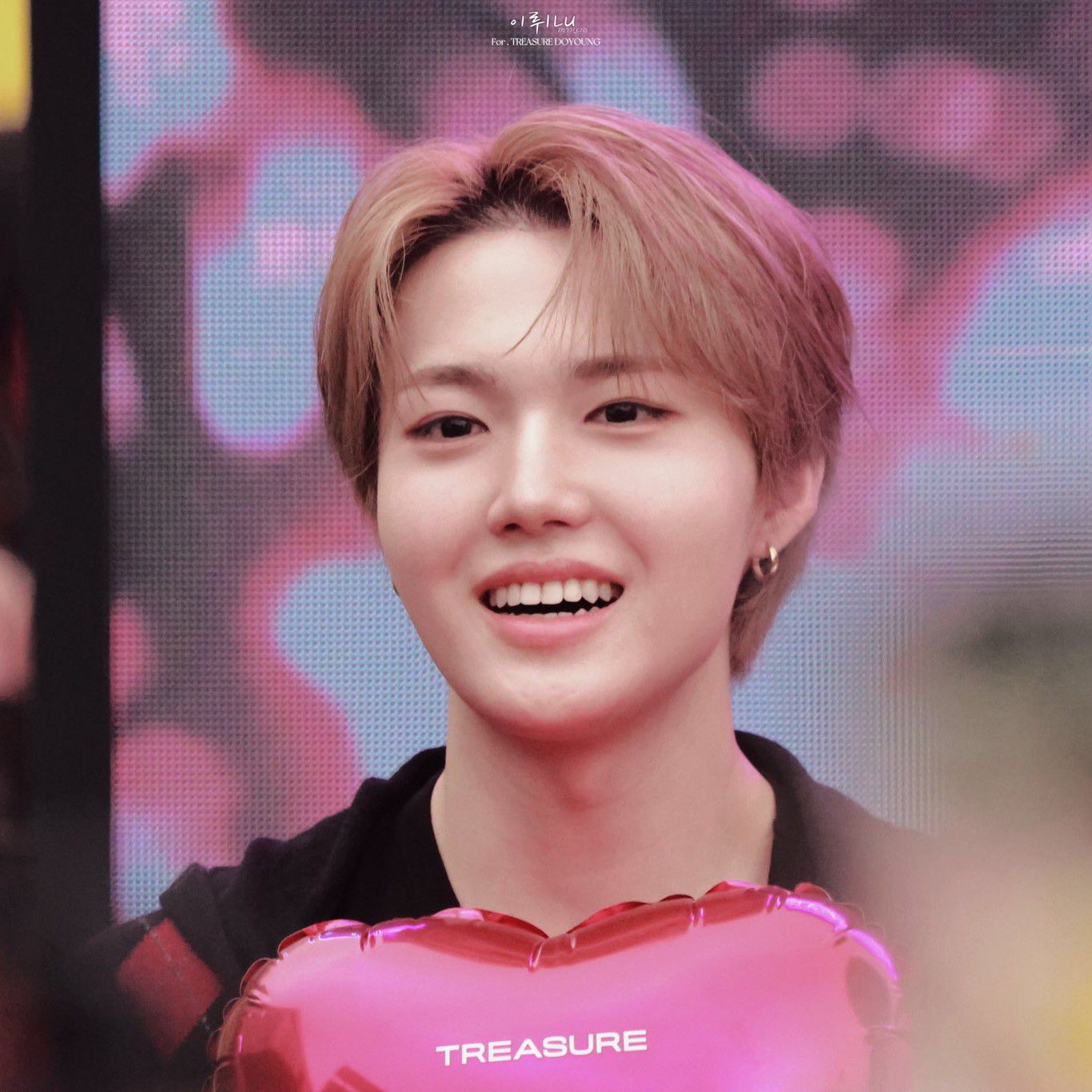 Behind-the-scenes cut of Doyoung (TREASURE)