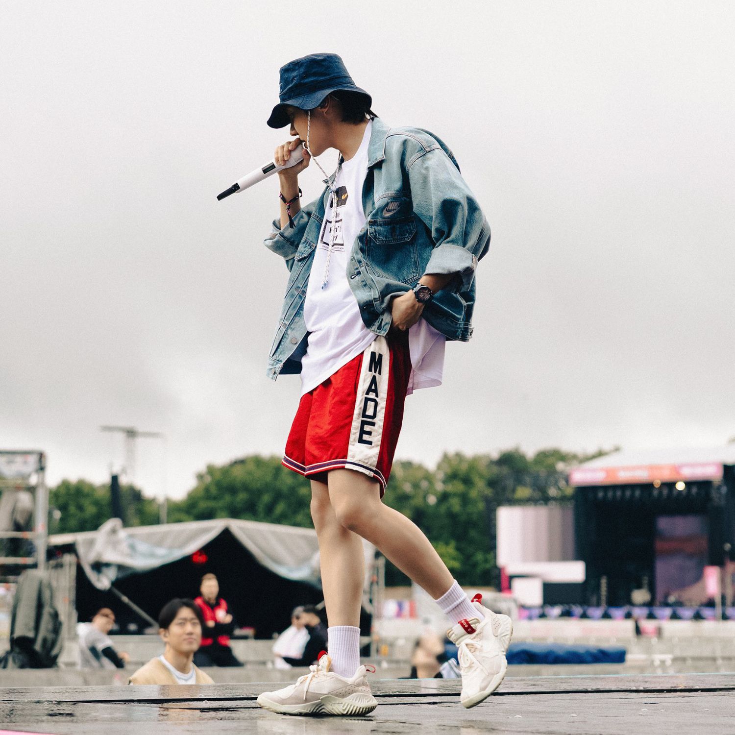 J-hope (防彈少年團)的幕後花絮