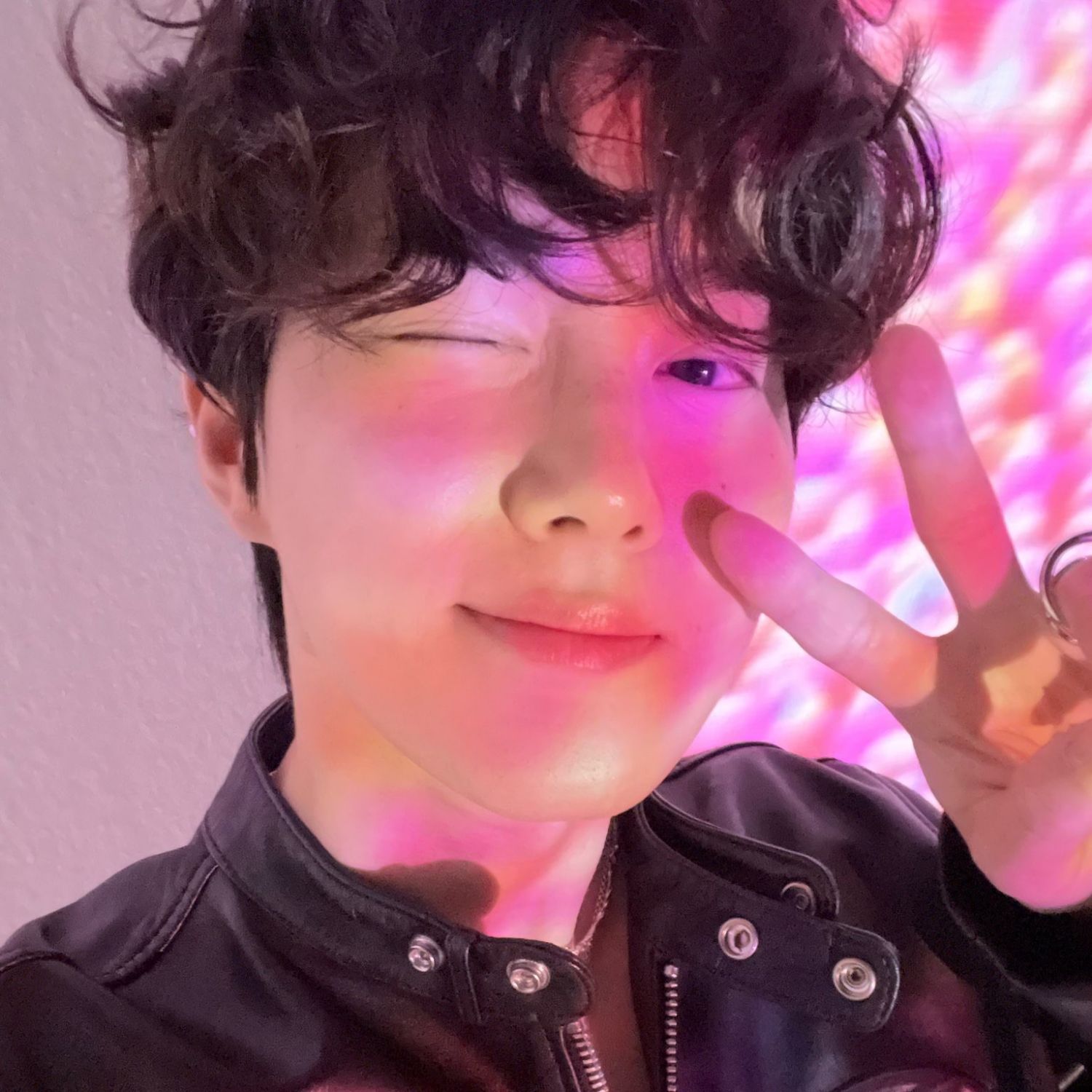 Behind-the-scenes cut of Suho (EXO)