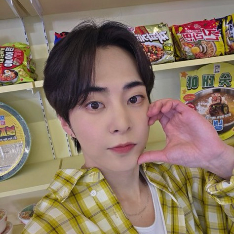 Behind-the-scenes cut of Xiumin (EXO)