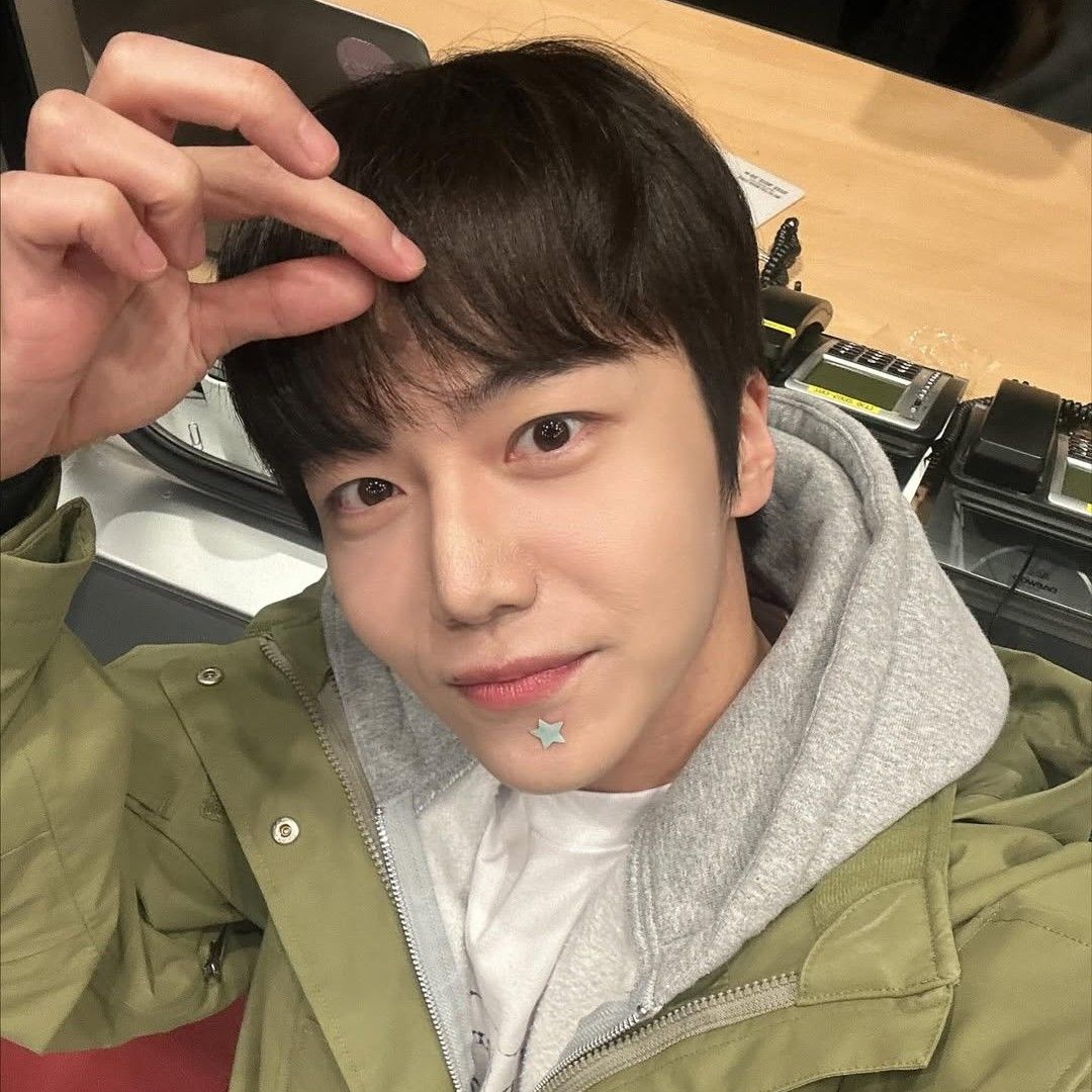 진호 (펜타곤)의 비하인드 컷