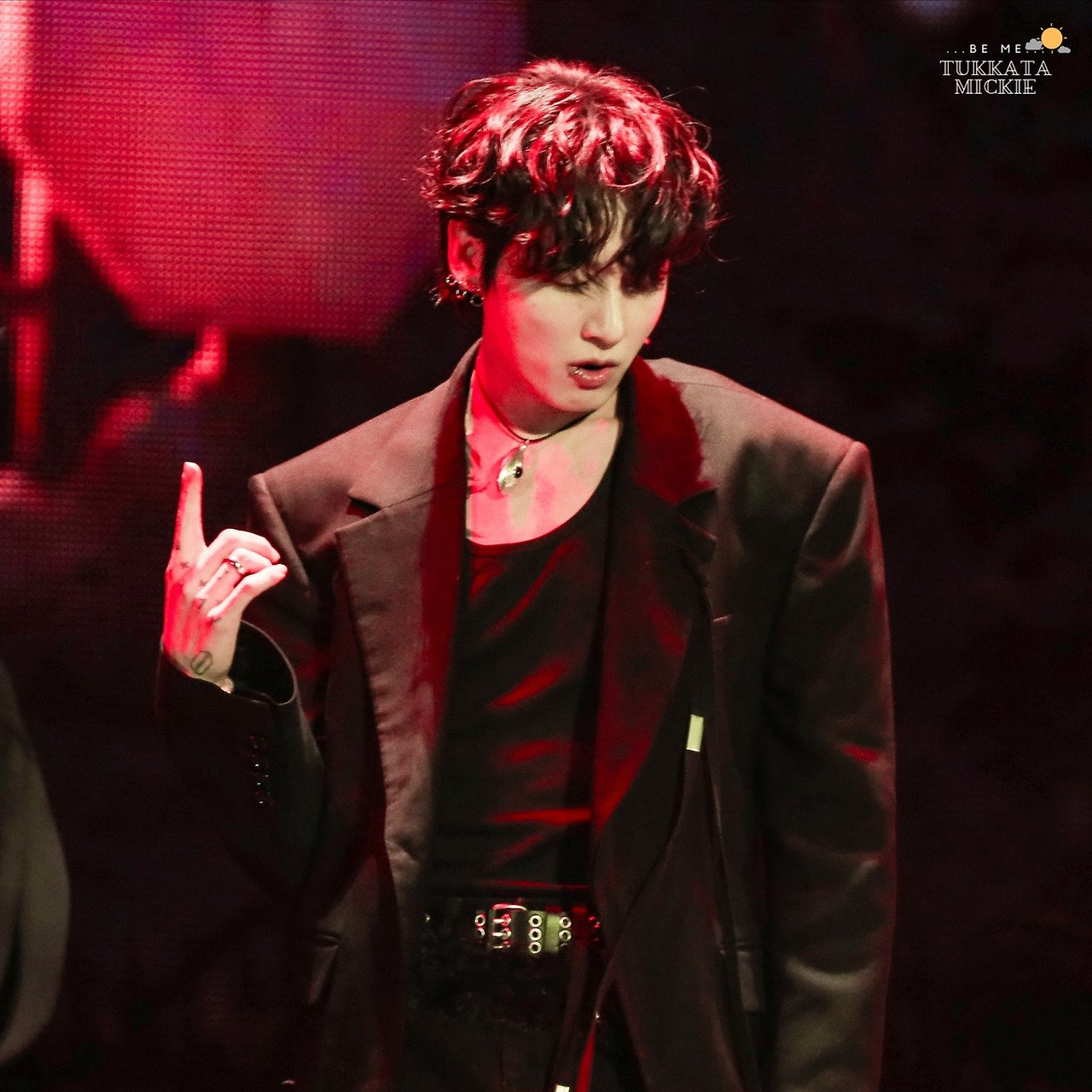 Foto aktivitas terbaru Jungkook (BTS)