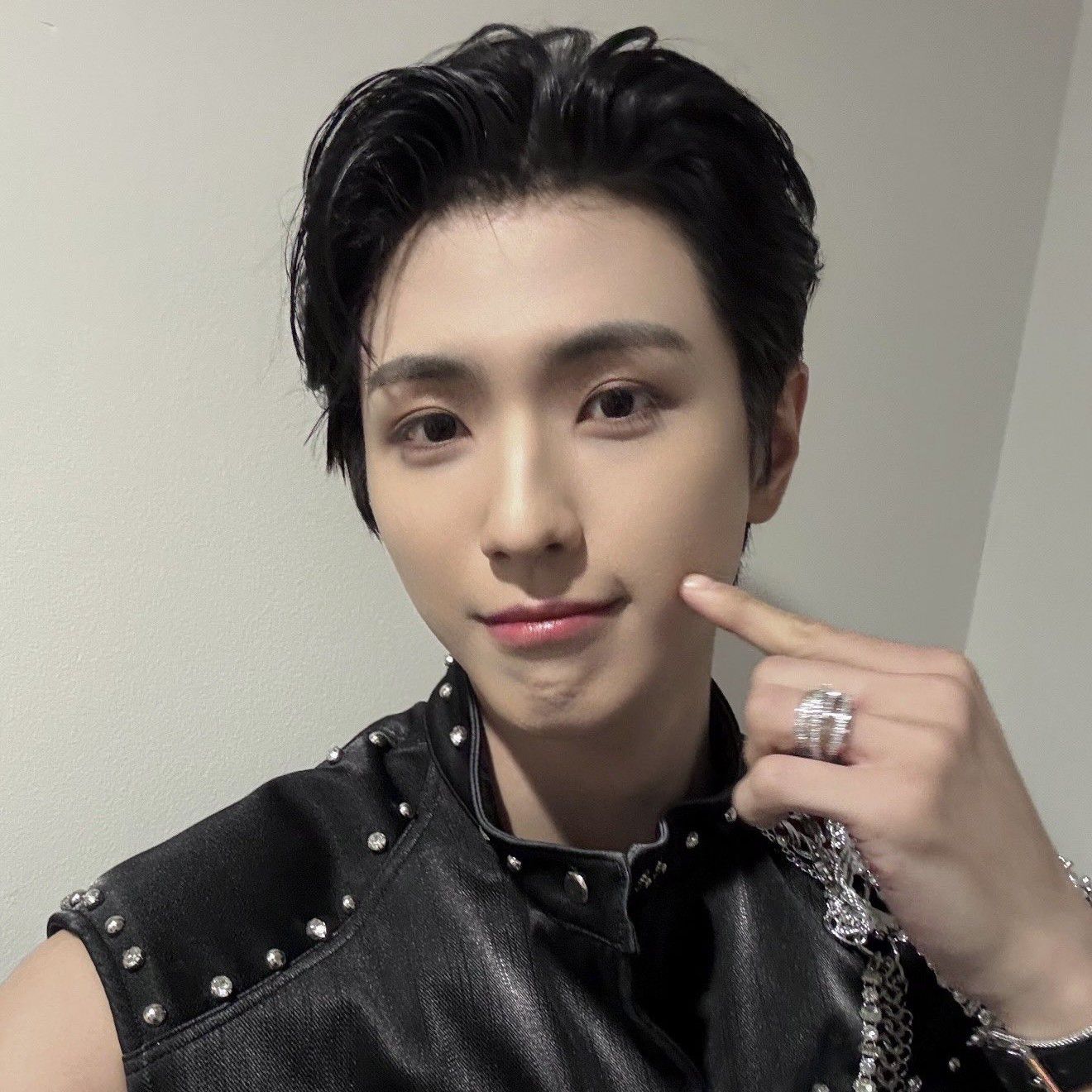 Behind-the-scenes cut of Yonghee (CIX)