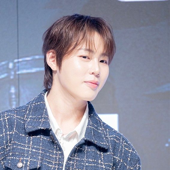 Behind-the-scenes cut of Ha Sungwoon
