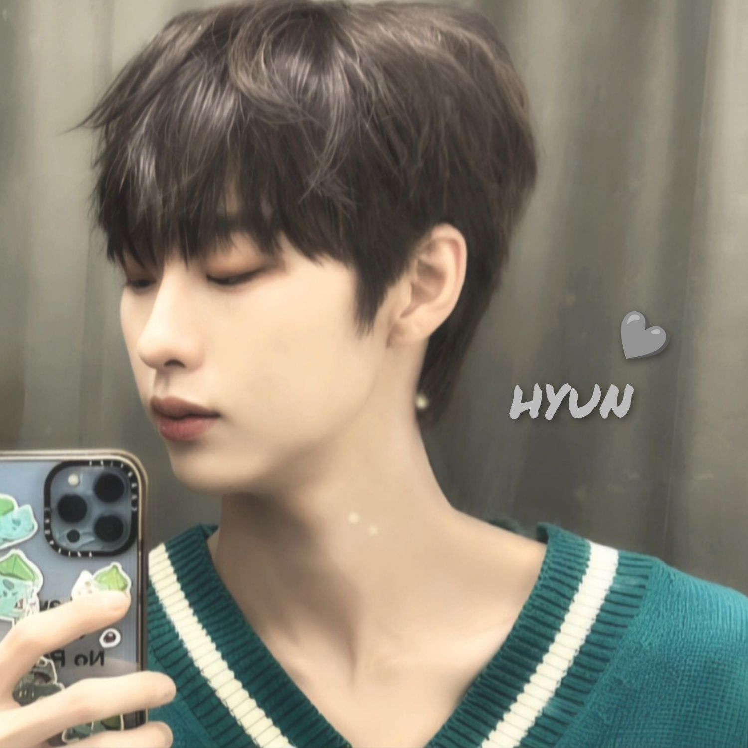 A moment captured by Hyun's fan