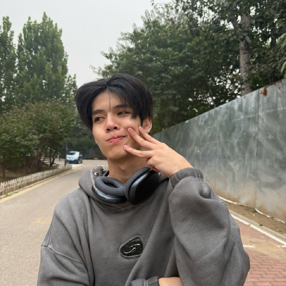 A moment captured by DORN (NexT1DE)'s fan