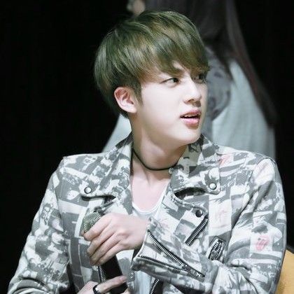 Foto aktivitas terbaru Jin (BTS)