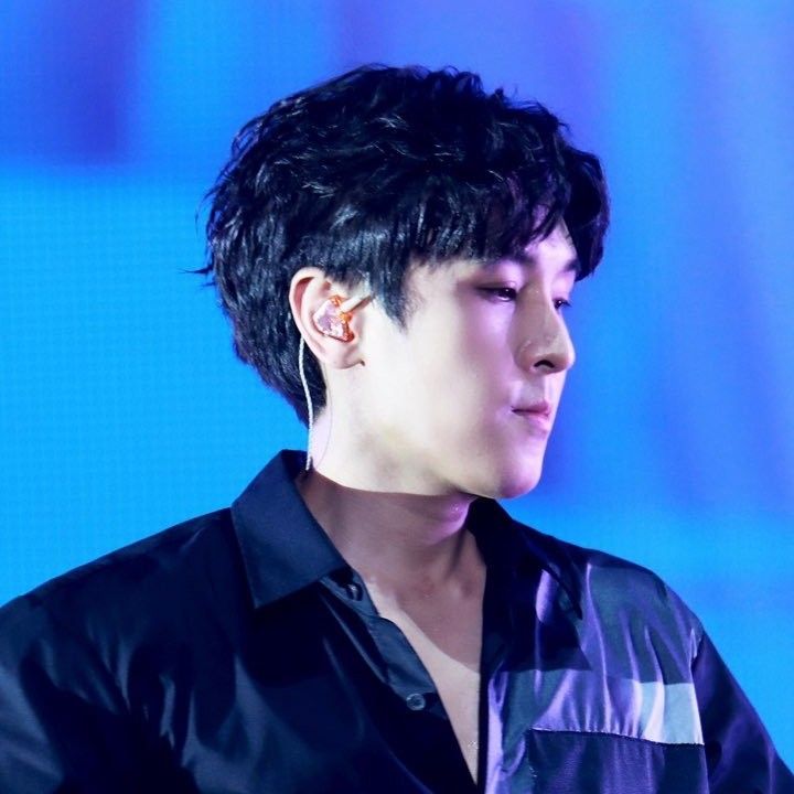 A moment captured by Kim Dongwan (SHINHWA)'s fan