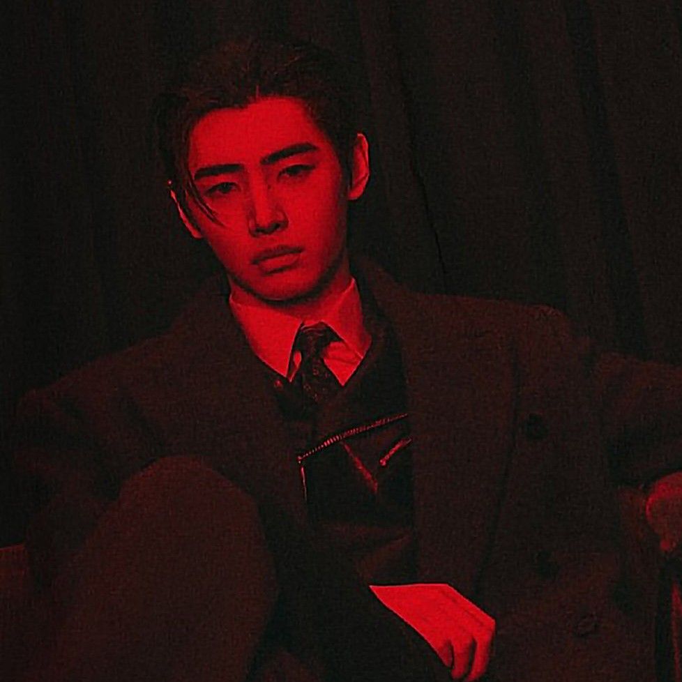 Recent activity shot of Sunghoon (ENHYPEN)