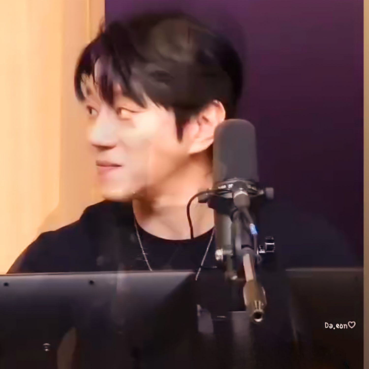 Behind-the-scenes cut of Hwang Chiyeol