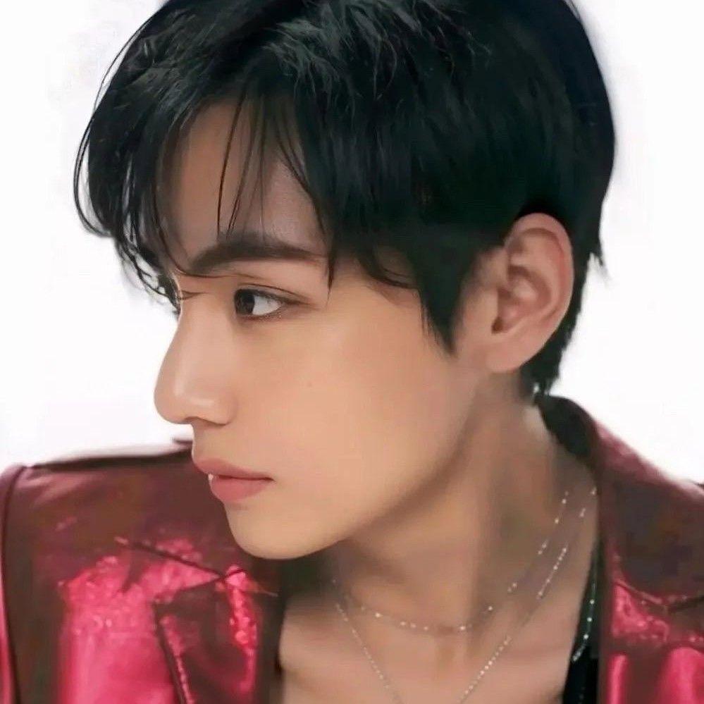 뷔 (방탄소년단)의 비하인드 컷