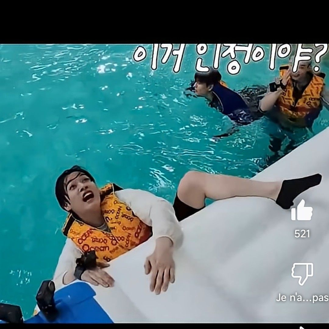 Lee Know (Stray Kids)粉丝拍下的瞬间