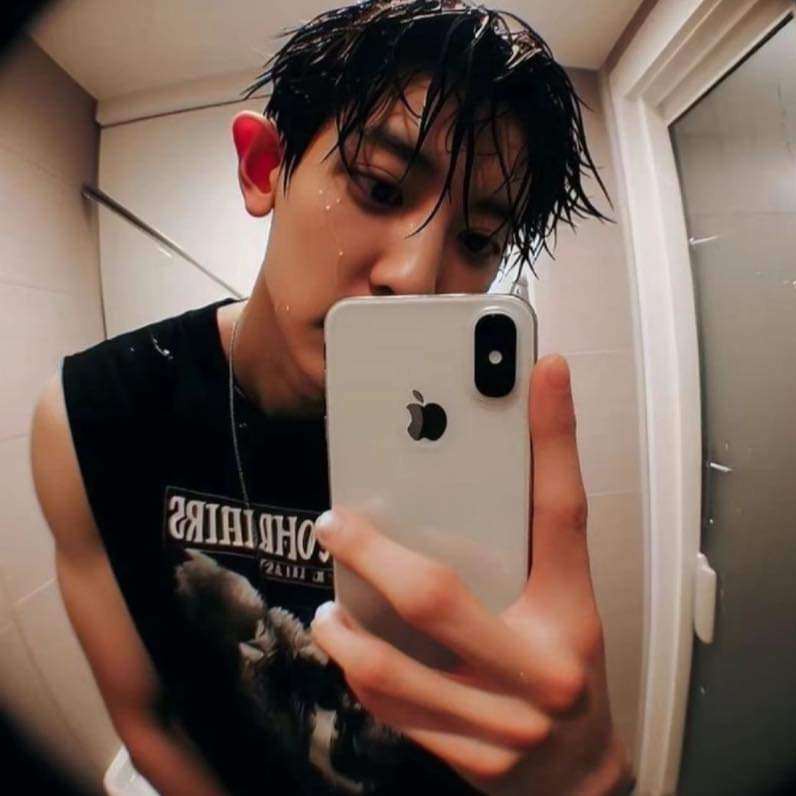 A moment captured by Chanyeol (EXO)'s fan