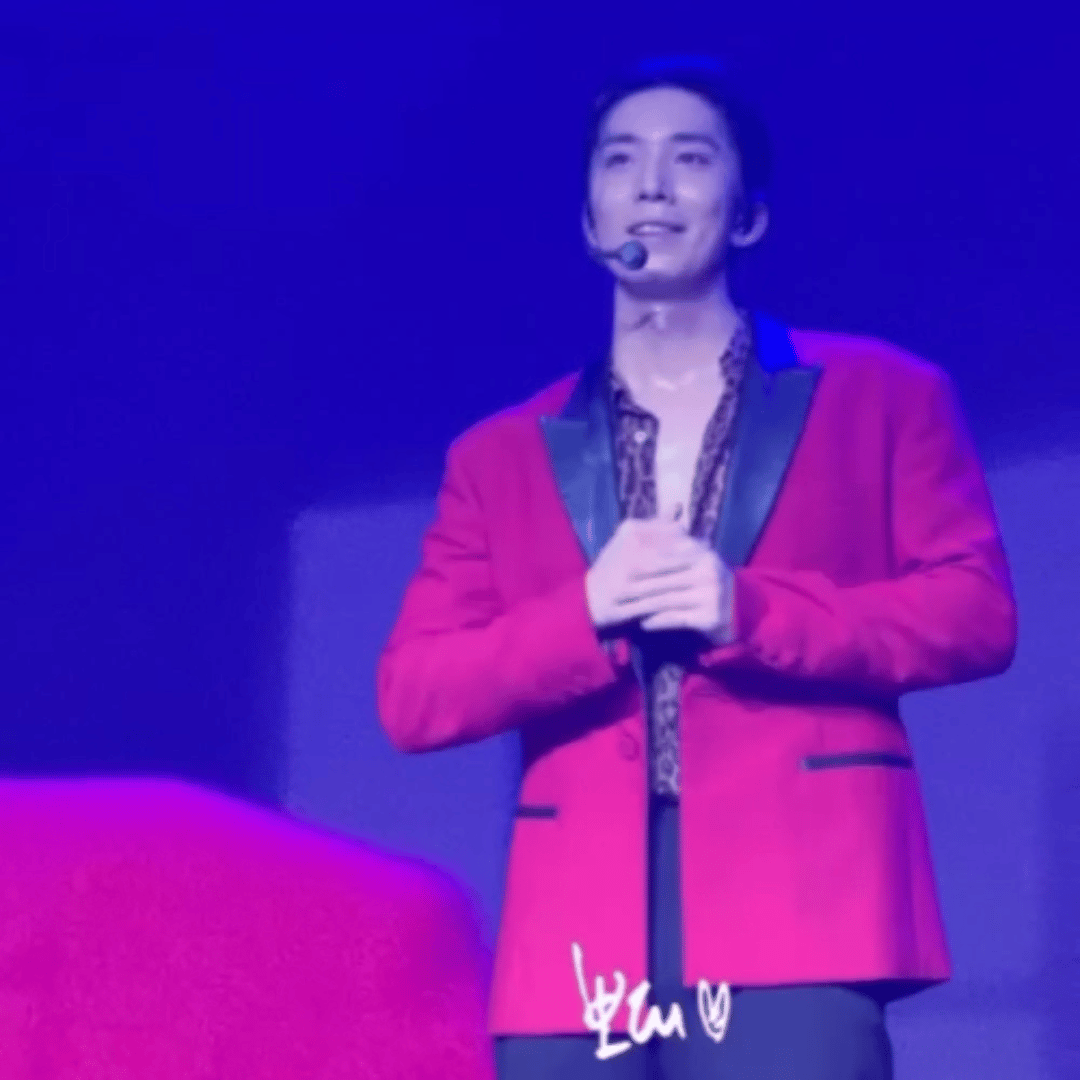 A moment captured by Hwiyoung (SF9)'s fan